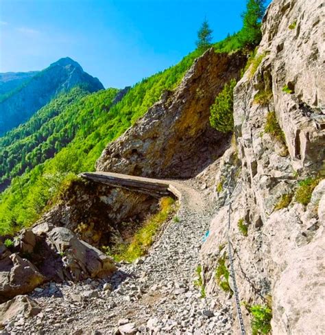 ponte di prada|Porta di Prada e Rifugio Bietti.